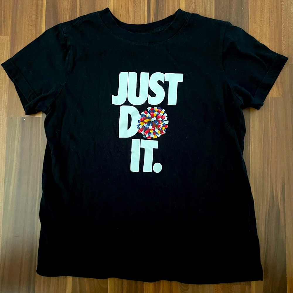 Girls Nike Tee
